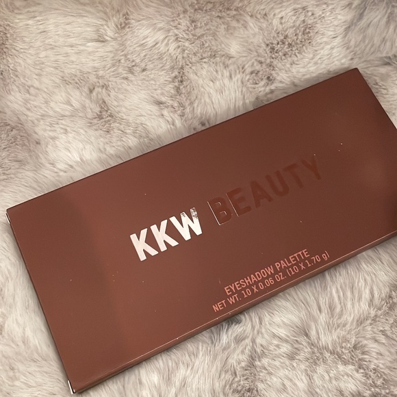 KKW Beauty BNIB Matte Cocoa Eyeshadow Palette - Picture 1 of 3